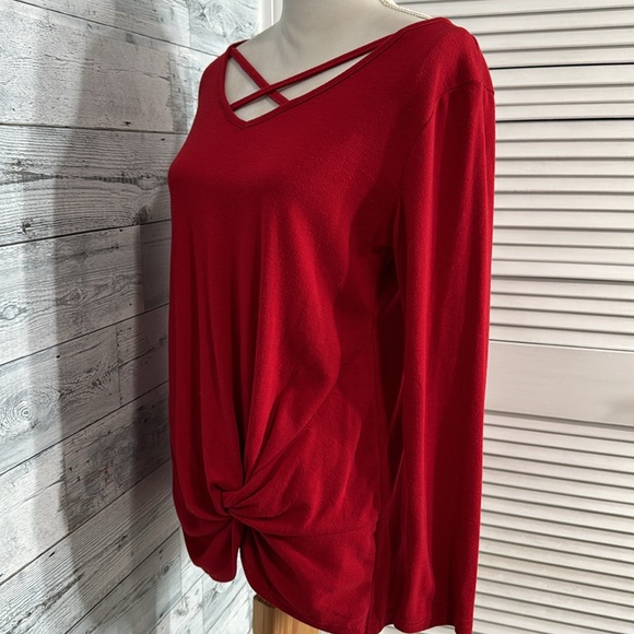 RED CRISS CROSS V-NECK TOP WITH TWIST FRONT❤️❤️ - Picture 6 of 9